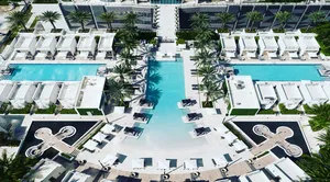 Paramount Miami World Center Pool