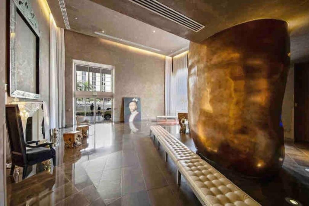Icon Brickell II